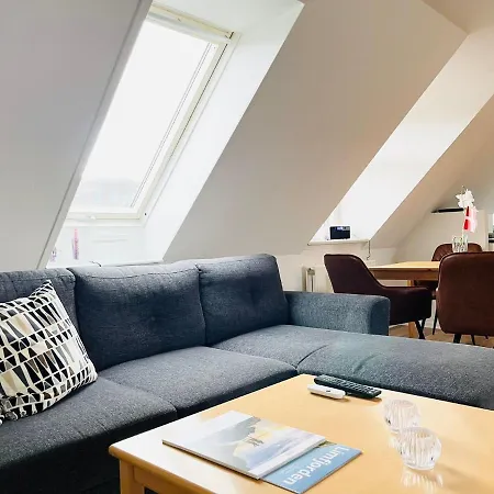 Scandinavian - Sonderbro - 2 *